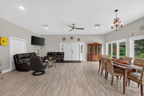 Villa ou maison à vendre à Zephyrhills, Floride: 2 chambres, 144.18 m2 № 2437140 - photo 29