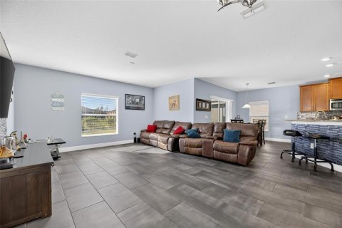 House in Ruskin, Florida 3 bedrooms, 167.97 sq.m. № 2148479 - photo 9