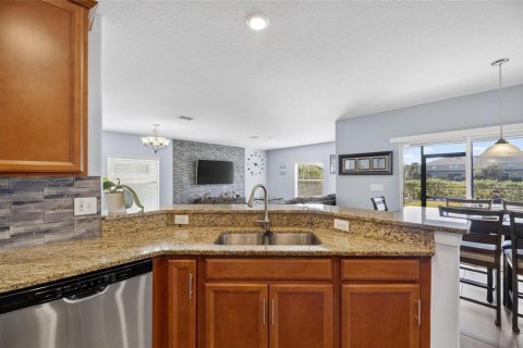 House in Ruskin, Florida 3 bedrooms, 167.97 sq.m. № 2148479 - photo 17