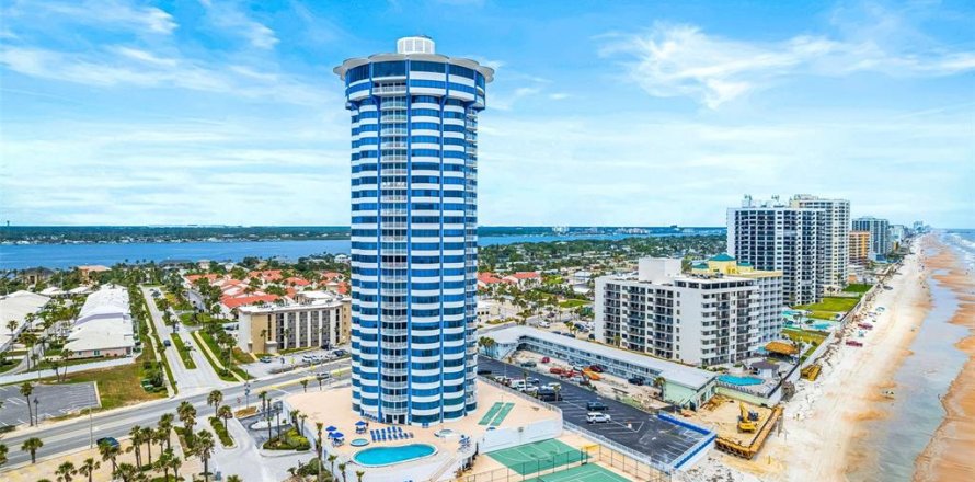 Condominio en Daytona Beach, Florida, 2 dormitorios № 1721417