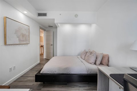 Condo in Miami, Florida, 3 bedrooms  № 1943594 - photo 28
