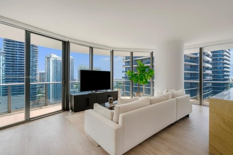 Condo in Miami, Florida, 3 bedrooms  № 1943594 - photo 21