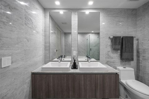 Condo in Miami, Florida, 3 bedrooms  № 1943594 - photo 13