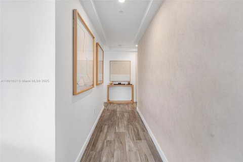 Condo in Miami, Florida, 3 bedrooms  № 1943594 - photo 23
