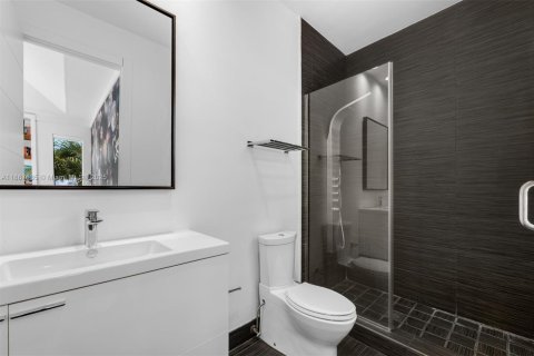 House in Key Biscayne, Florida 6 bedrooms, 513.56 sq.m. № 1942379 - photo 27