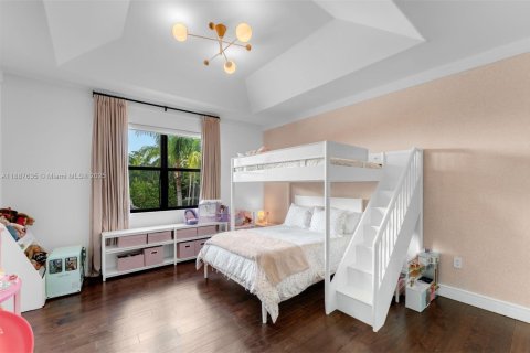 House in Key Biscayne, Florida 6 bedrooms, 513.56 sq.m. № 1942379 - photo 28