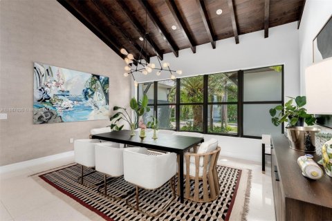 House in Key Biscayne, Florida 6 bedrooms, 513.56 sq.m. № 1942379 - photo 8