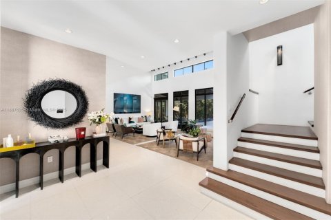 House in Key Biscayne, Florida 6 bedrooms, 513.56 sq.m. № 1942379 - photo 18