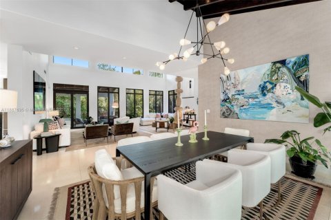 House in Key Biscayne, Florida 6 bedrooms, 513.56 sq.m. № 1942379 - photo 7