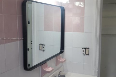 Villa ou maison à vendre à Miami, Floride: 4 chambres, 167.69 m2 № 1995576 - photo 8