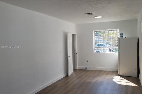 Villa ou maison à vendre à Miami, Floride: 4 chambres, 167.69 m2 № 1995576 - photo 19