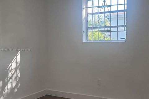 Villa ou maison à vendre à Miami, Floride: 4 chambres, 167.69 m2 № 1995576 - photo 9