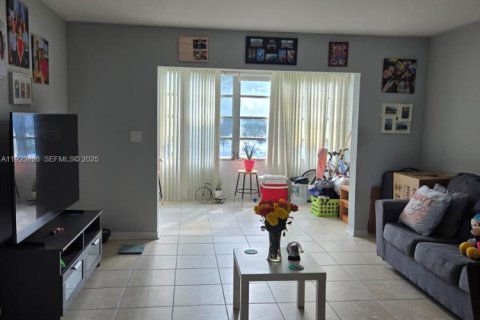 Condominio en venta en Margate, Florida, 2 dormitorios, 86.4 m2 № 2082860 - foto 7