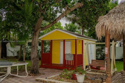 House in Miami, Florida 3 bedrooms, 62.43 sq.m. № 1889475 - photo 25