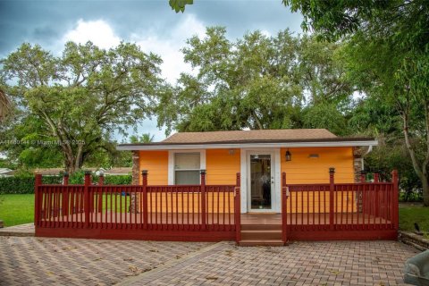 House in Miami, Florida 3 bedrooms, 62.43 sq.m. № 1889475 - photo 27