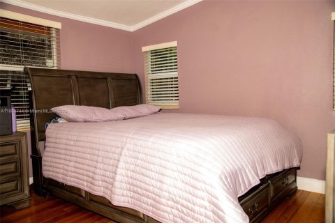 House in Miami, Florida 3 bedrooms, 62.43 sq.m. № 1889475 - photo 20
