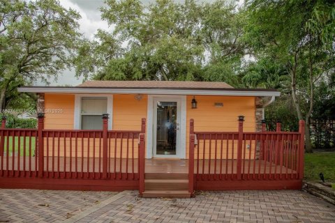 House in Miami, Florida 3 bedrooms, 62.43 sq.m. № 1889475 - photo 14