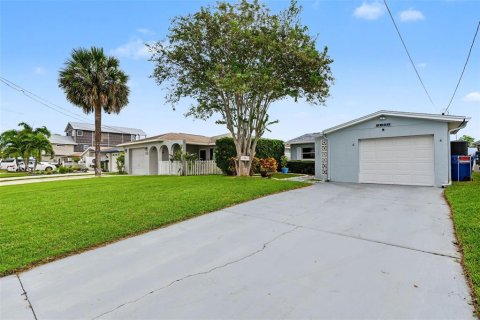 Villa ou maison à vendre à New Port Richey, Floride: 2 chambres, 97.36 m2 № 2437196 - photo 2