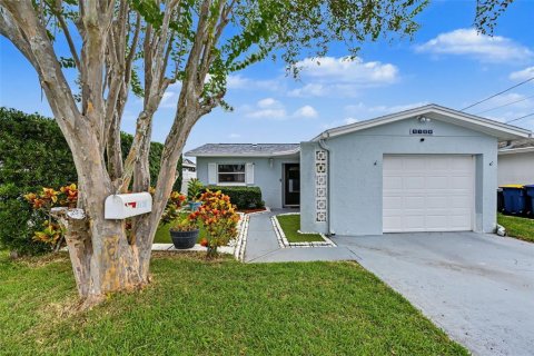 Villa ou maison à vendre à New Port Richey, Floride: 2 chambres, 97.36 m2 № 2437196 - photo 4