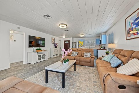 Villa ou maison à vendre à New Port Richey, Floride: 2 chambres, 97.36 m2 № 2437196 - photo 11