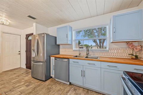Villa ou maison à vendre à New Port Richey, Floride: 2 chambres, 97.36 m2 № 2437196 - photo 21