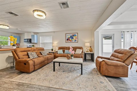Villa ou maison à vendre à New Port Richey, Floride: 2 chambres, 97.36 m2 № 2437196 - photo 10