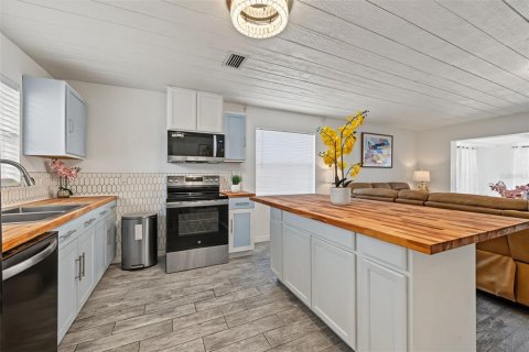Villa ou maison à vendre à New Port Richey, Floride: 2 chambres, 97.36 m2 № 2437196 - photo 19