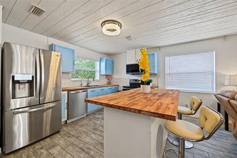 Villa ou maison à vendre à New Port Richey, Floride: 2 chambres, 97.36 m2 № 2437196 - photo 17