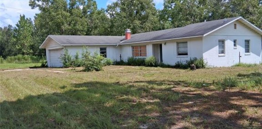 House in Belleview, Florida 3 bedrooms, 139.54 sq.m. № 2390784