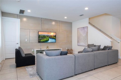 House in Kissimmee, Florida 8 bedrooms, 335.56 sq.m. № 1520376 - photo 23
