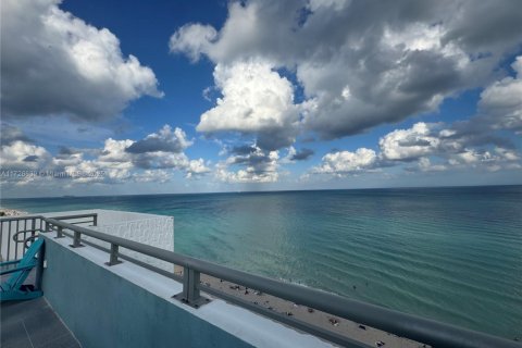 Copropriété à louer à Hollywood, Floride: 2 chambres, 92.9 m2 № 1729739 - photo 23