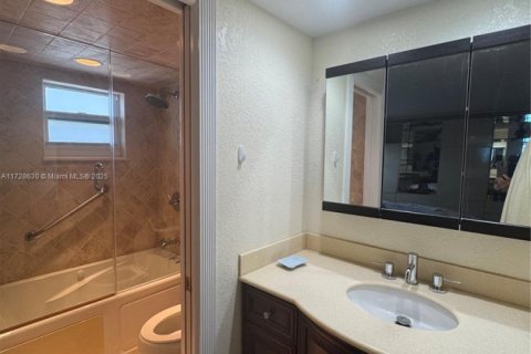 Copropriété à louer à Hollywood, Floride: 2 chambres, 92.9 m2 № 1729739 - photo 14