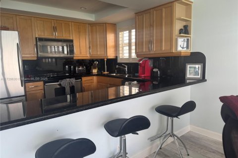 Copropriété à louer à Hollywood, Floride: 2 chambres, 92.9 m2 № 1729739 - photo 5