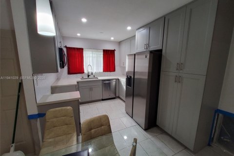 Купить виллу или дом в Майами-Гарденс, Флорида 3 спальни, 118.36м2, № 1998092 - фото 14