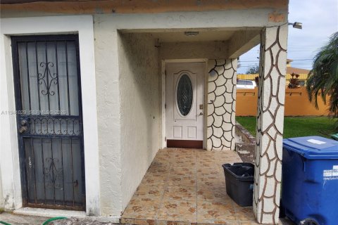 Купить виллу или дом в Майами-Гарденс, Флорида 3 спальни, 118.36м2, № 1998092 - фото 2