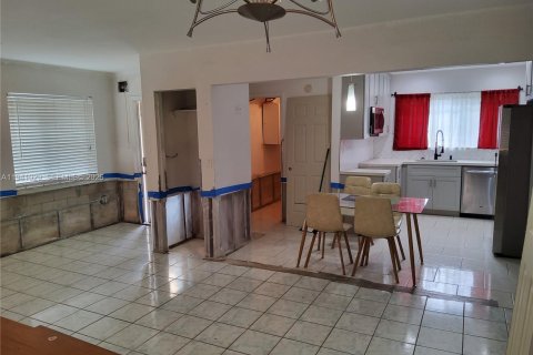 Купить виллу или дом в Майами-Гарденс, Флорида 3 спальни, 118.36м2, № 1998092 - фото 5