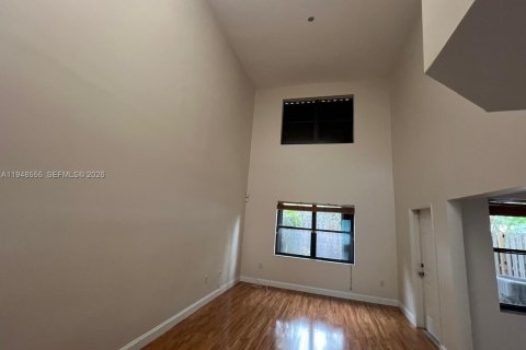 Снять в аренду таунхаус в Форт-Лодердейл, Флорида 3 спальни, 130.81м2, № 2004242 - фото 13