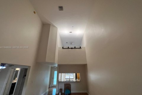 Снять в аренду таунхаус в Форт-Лодердейл, Флорида 3 спальни, 130.81м2, № 2004242 - фото 14