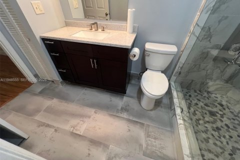 Снять в аренду таунхаус в Форт-Лодердейл, Флорида 3 спальни, 130.81м2, № 2004242 - фото 17