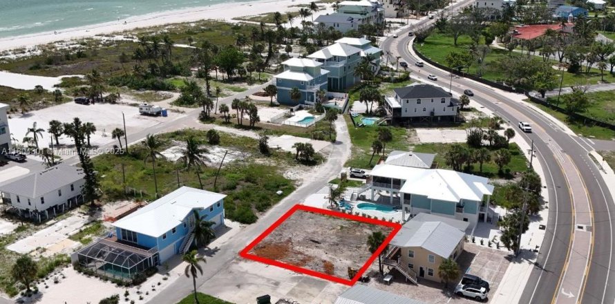 Земельный участок в Форт Майерс, Флорида № 1979847