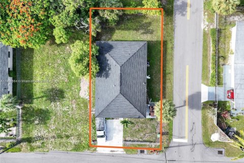 Casa en venta en Fort Lauderdale, Florida, 4 dormitorios, 116.69 m2 № 1976008 - foto 26