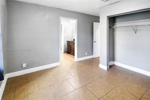 Casa en venta en Fort Lauderdale, Florida, 4 dormitorios, 116.69 m2 № 1976008 - foto 14