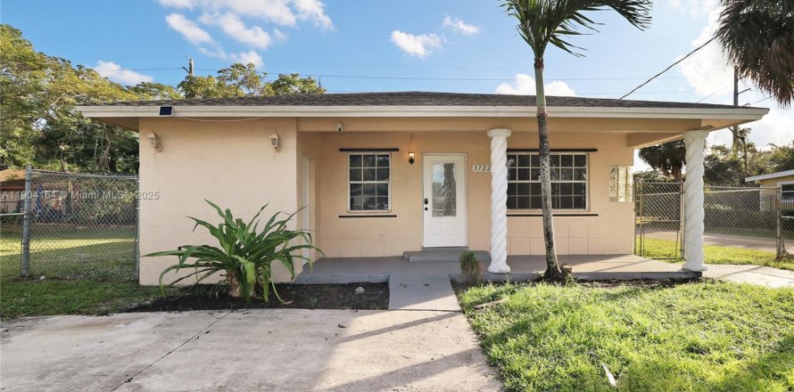 Casa en Fort Lauderdale, Florida 4 dormitorios, 116.69 m2 № 1976008