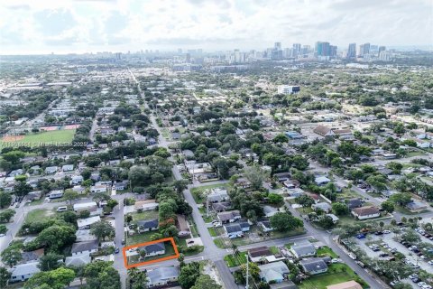 Casa en venta en Fort Lauderdale, Florida, 4 dormitorios, 116.69 m2 № 1976008 - foto 28