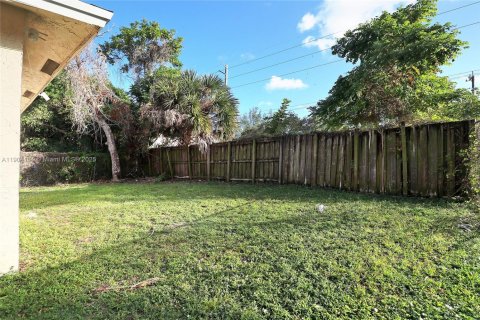 Casa en venta en Fort Lauderdale, Florida, 4 dormitorios, 116.69 m2 № 1976008 - foto 23