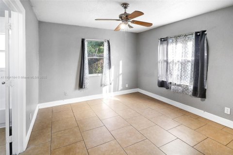 Casa en venta en Fort Lauderdale, Florida, 4 dormitorios, 116.69 m2 № 1976008 - foto 16