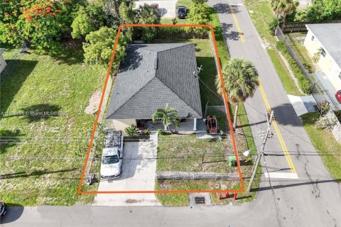 Casa en venta en Fort Lauderdale, Florida, 4 dormitorios, 116.69 m2 № 1976008 - foto 25