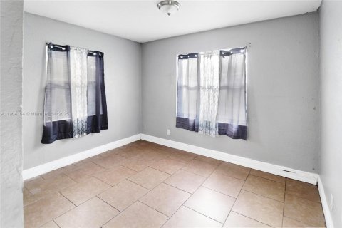 Casa en venta en Fort Lauderdale, Florida, 4 dormitorios, 116.69 m2 № 1976008 - foto 18