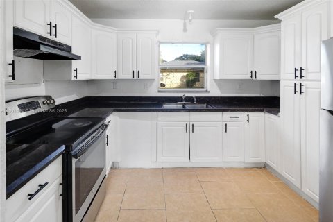 Casa en venta en Fort Lauderdale, Florida, 4 dormitorios, 116.69 m2 № 1976008 - foto 5