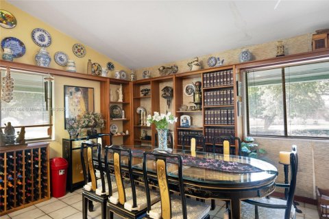 Casa en venta en Cutler Bay, Florida, 3 dormitorios, 252.51 m2 № 1963900 - foto 14
